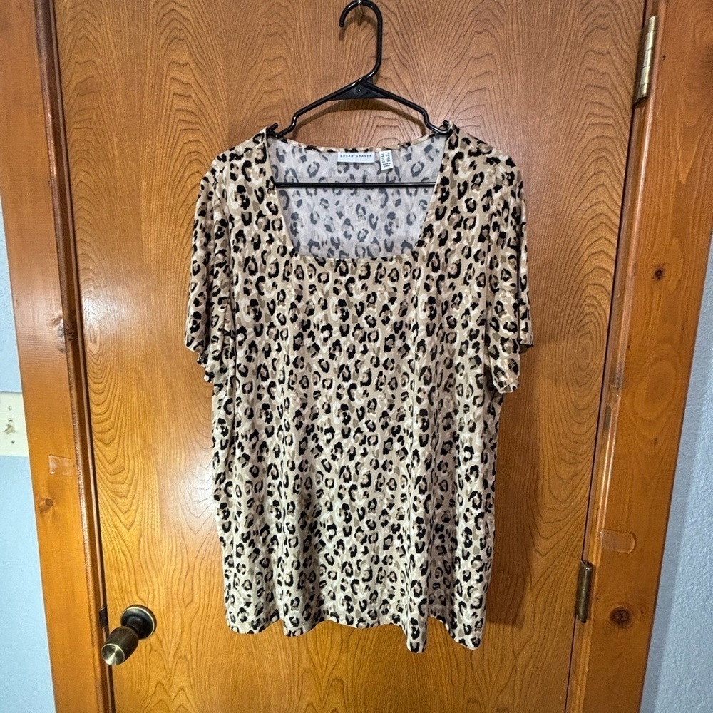 Susan Graver Leopard Print Short Sleeve Top